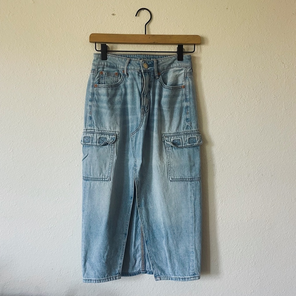 000- American Eagle 2000s Denim Cargo Maxi Skirt